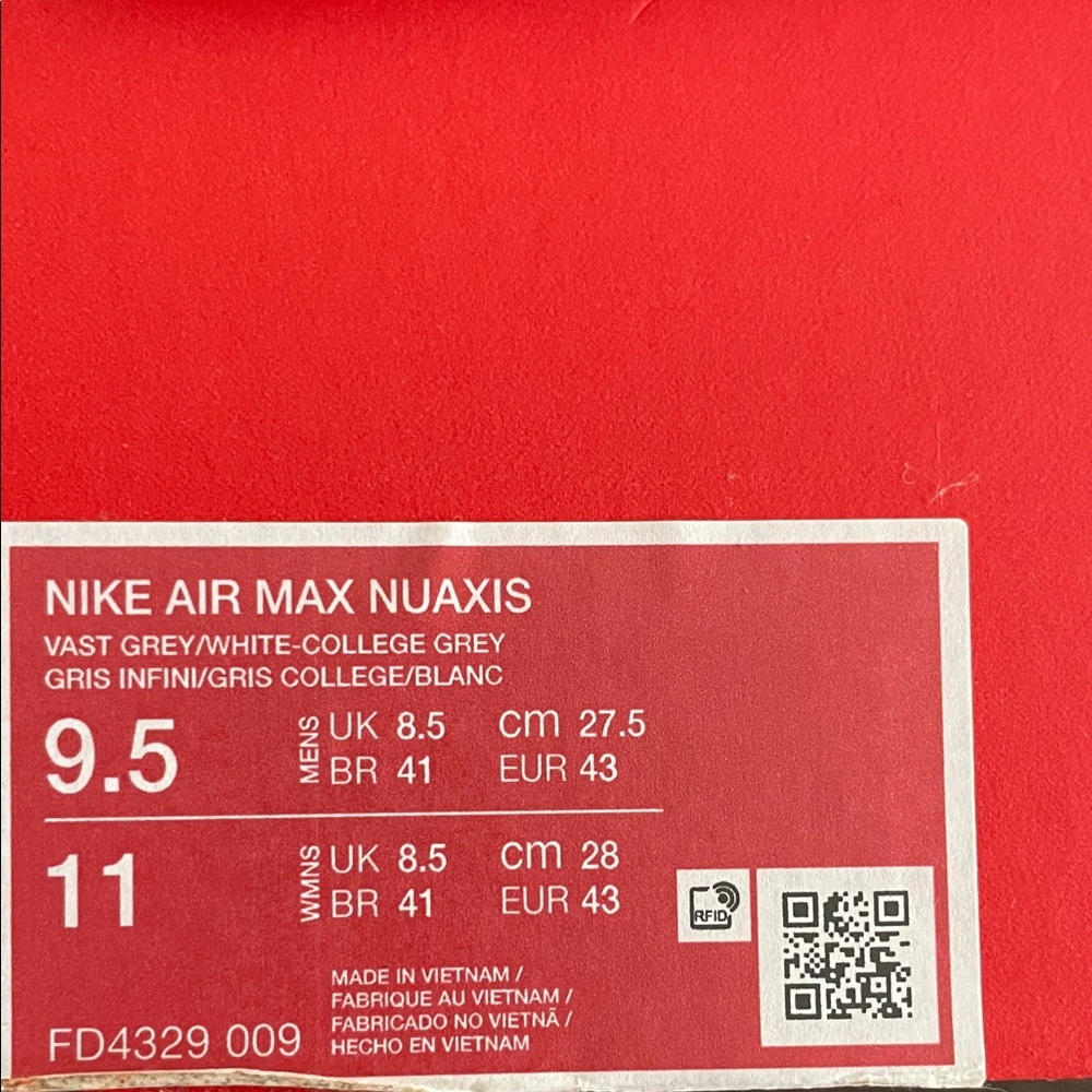 Nike Air Max Nuaxis in Vast Grey and White